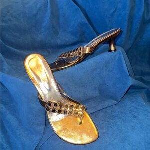 Selvedge size 9 like new Elegant Gold Women's Heels , non slip